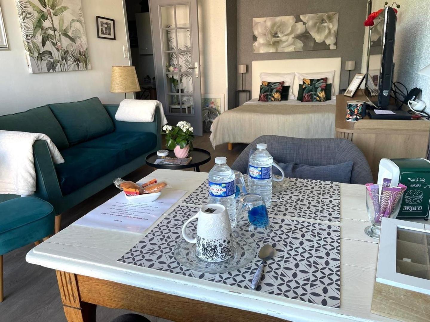 Le Clos Pichot - Studio Avec Balcon, Parking Prive - 5Mn Gare Chartres Dış mekan fotoğraf
